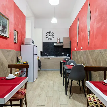 Domus Castroni Scipioni לינה וארוחת בוקר