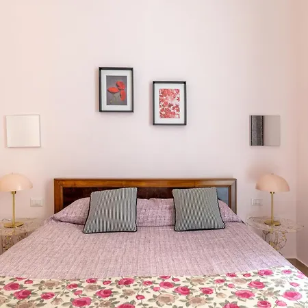 Domus Castroni Scipioni לינה וארוחת בוקר 4*